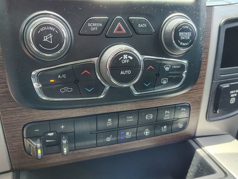 Used 2017 RAM 2500 Laramie w/ Sport Appearance Group AWD/4WD image 18