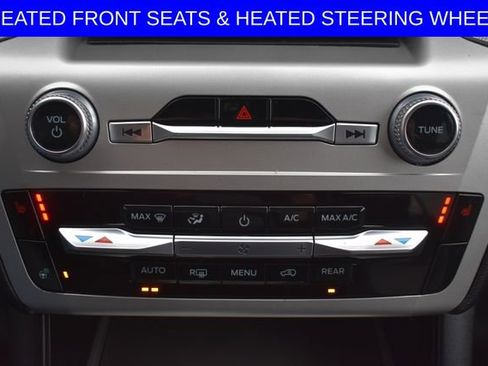 Used 2022 Ford Explorer XLT w/ Equipment Group 202A image 4