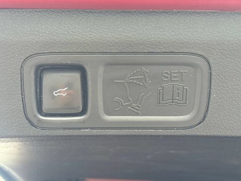 Used 2020 Ford Expedition XLT w/ Equipment Group 202A AWD/4WD image 27