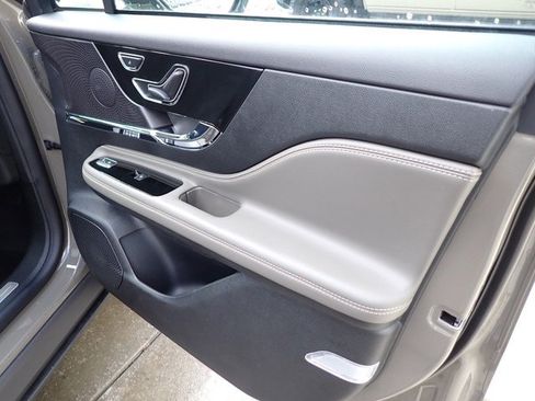 New 2026 Lincoln Corsair Reserve w/ Jet Appearance Package image 13