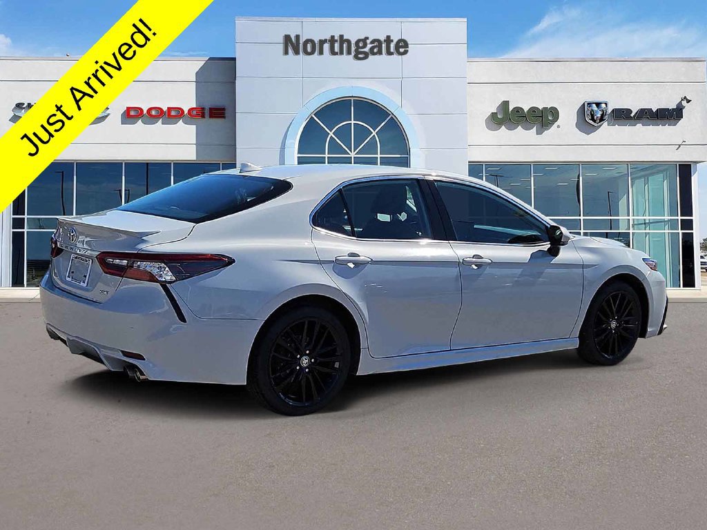Used 2024 Toyota Camry XSE FWD image 4