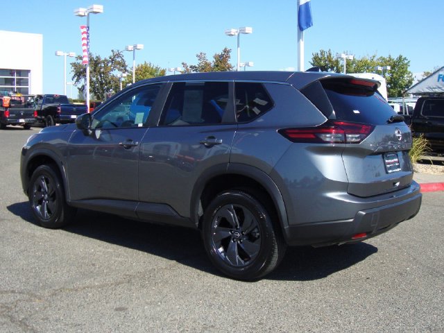 Used 2026 Nissan Rogue SV FWD image 6