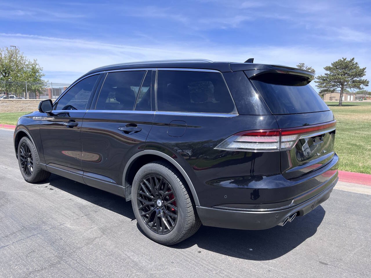Used 2020 Lincoln Aviator Reserve w/ Equipment Group 202A AWD/4WD image 3