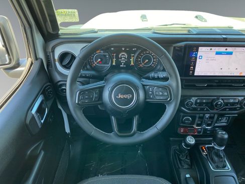 Used 2025 Jeep Wrangler Unlimited Sport AWD/4WD image 12