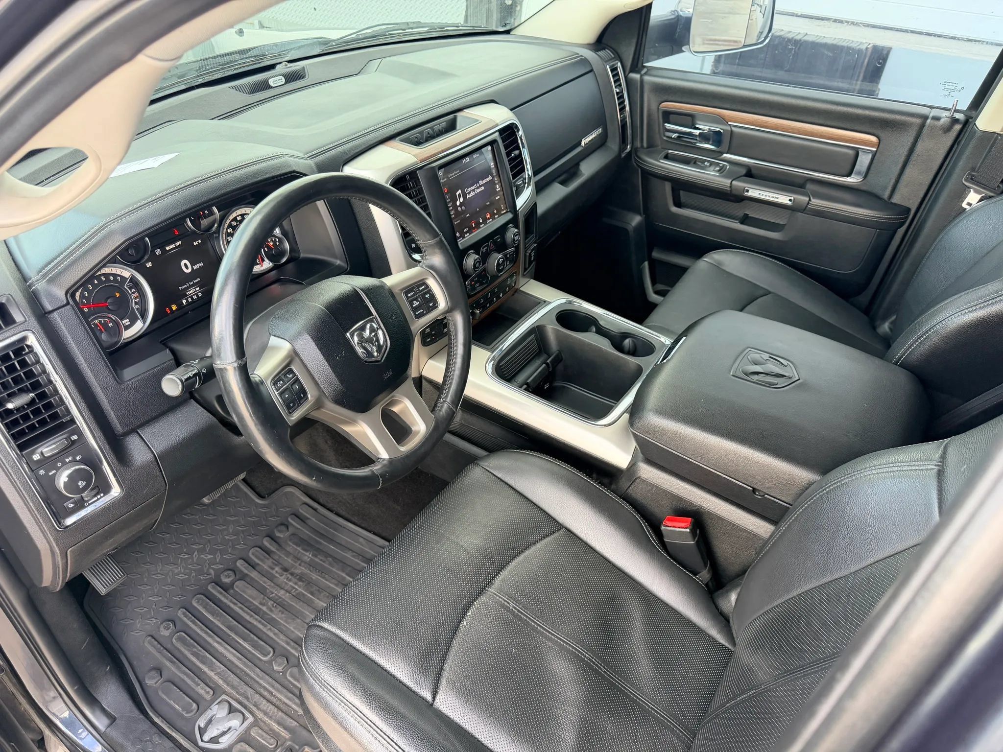 Used 2018 RAM 1500 Laramie w/ Convenience Group AWD/4WD image 10