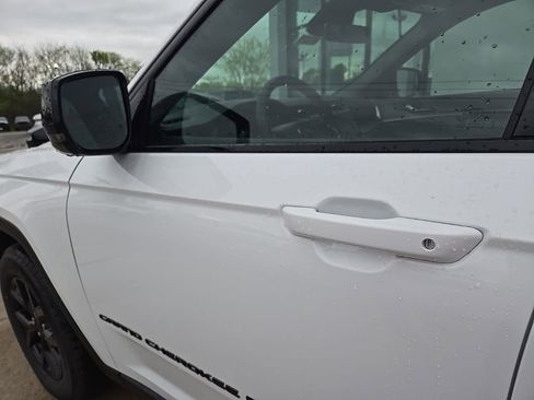 New 2026 Jeep Grand Cherokee Altitude image 27