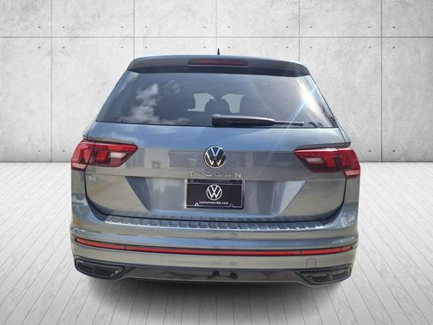 Used 2022 Volkswagen Tiguan SE R-Line image 4