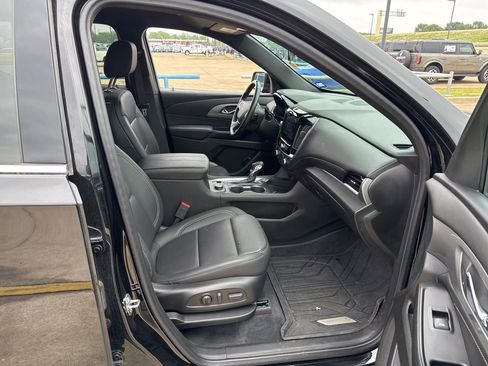 Used 2023 Chevrolet Traverse LT w/ LPO, Floor Liner Package image 14