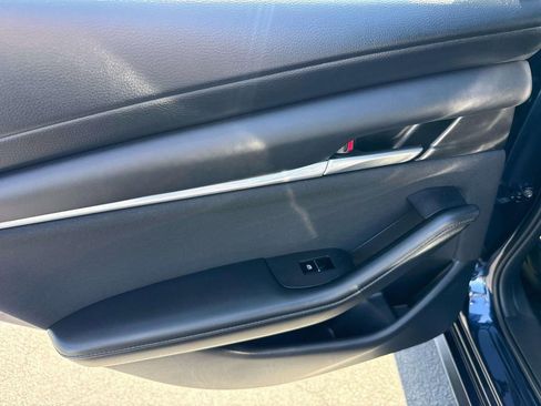 Used 2025 MAZDA MAZDA3 s image 10