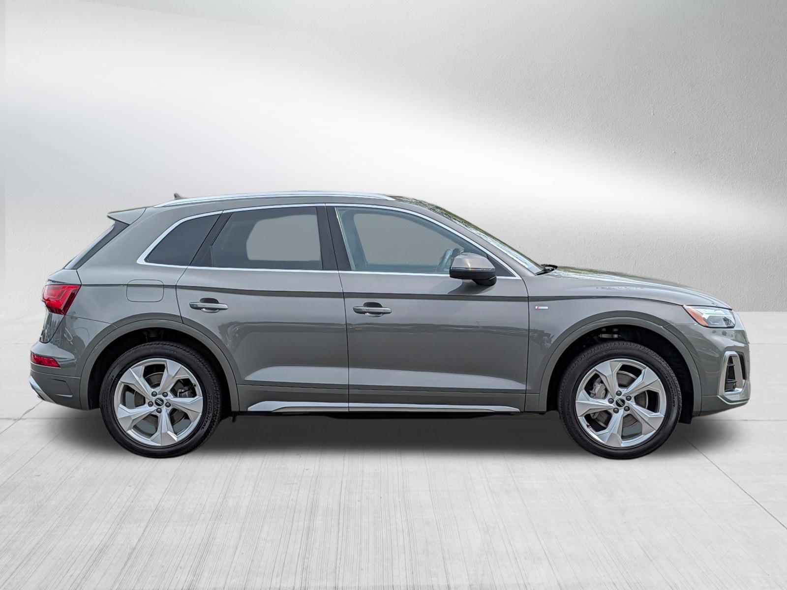 Used 2023 Audi Q5 2.0T Premium Plus w/ Premium Plus Package AWD/4WD image 8