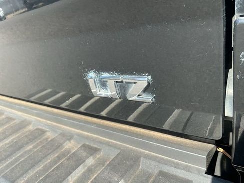 Used 2016 Chevrolet Silverado 1500 LTZ Z71 image 16