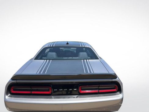 Used 2016 Dodge Challenger R/T RWD image 4