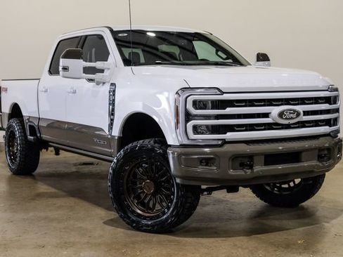 Used 2026 Ford F250 King Ranch w/ FX4 Off-Road Package image 4