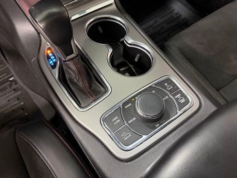Used 2020 Jeep Grand Cherokee Trailhawk AWD/4WD image 16