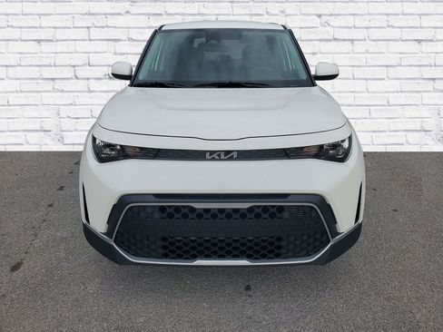 Used 2025 Kia Soul LX image 2