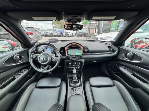 Used 2018 MINI Cooper Clubman S image 12