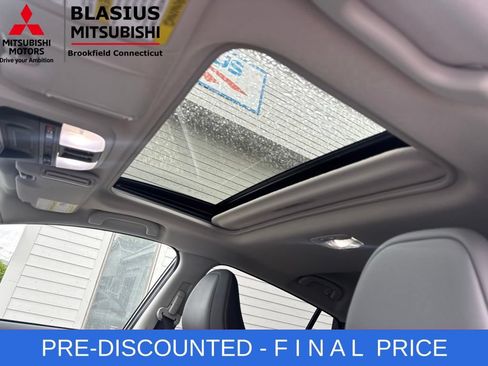 Used 2024 Subaru Crosstrek 2.5i Limited AWD/4WD image 35