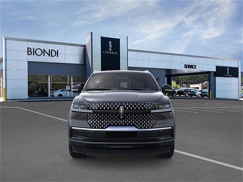New 2025 Lincoln Navigator L Reserve AWD/4WD image 6