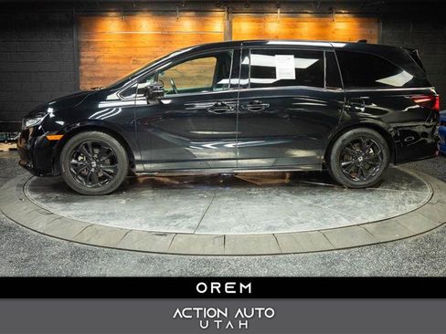 Used 2024 Honda Odyssey Sport image 1