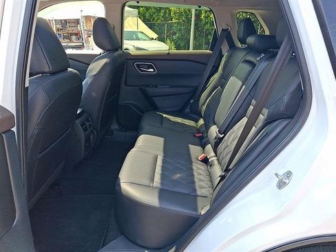 Certified 2023 Nissan Rogue Platinum AWD/4WD image 11