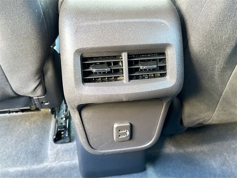 Used 2024 Chevrolet Equinox LT image 24