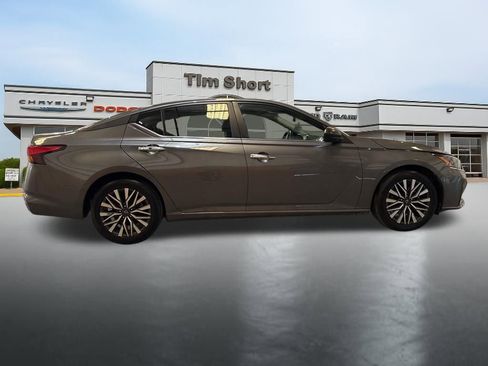 Used 2025 Nissan Altima 2.5 SV image 6