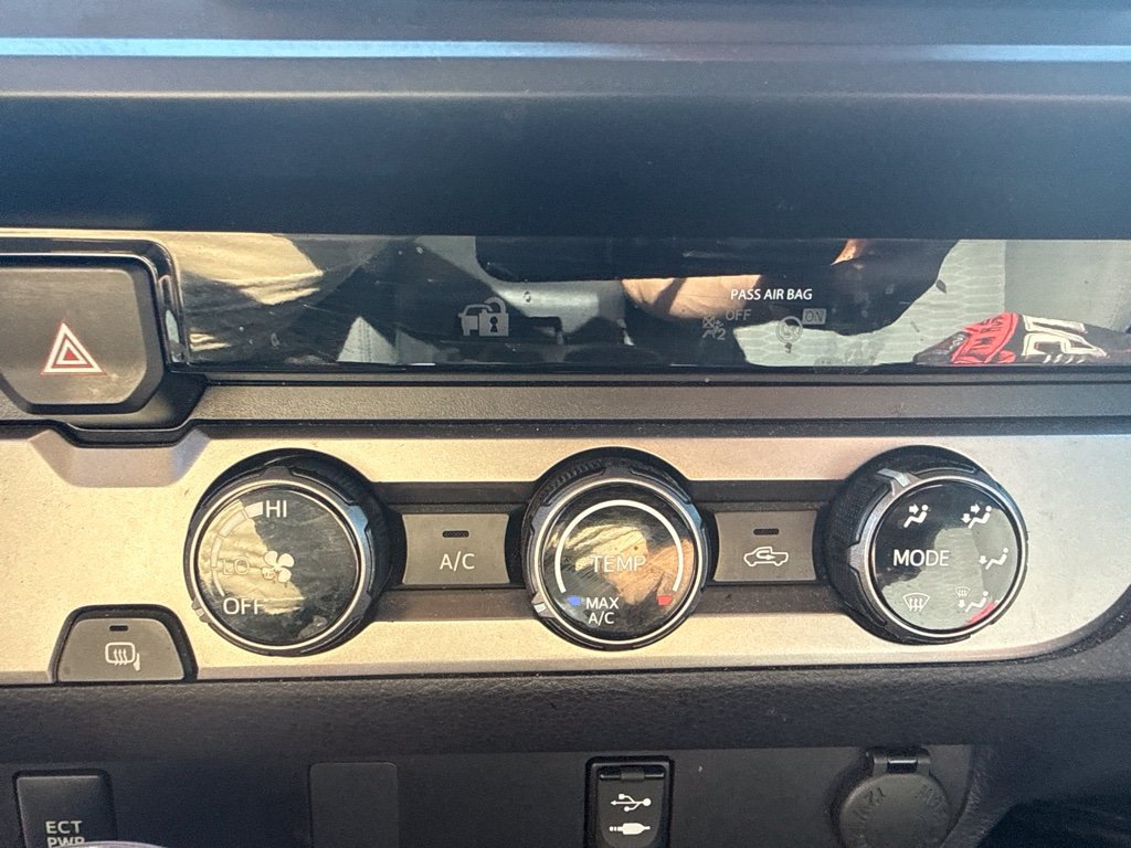 Used 2018 Toyota Tacoma SR RWD image 16