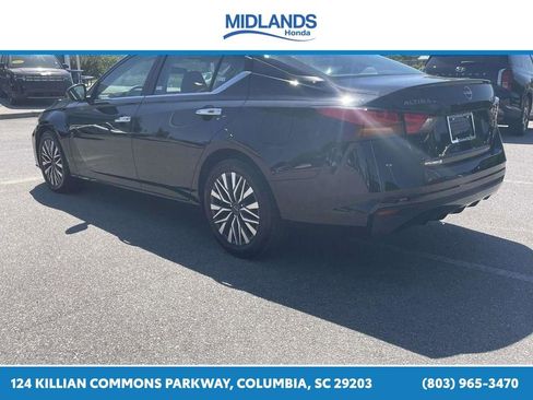 Used 2025 Nissan Altima 2.5 SV FWD image 4