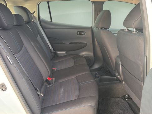 Certified 2025 Nissan Leaf SV Plus FWD image 18