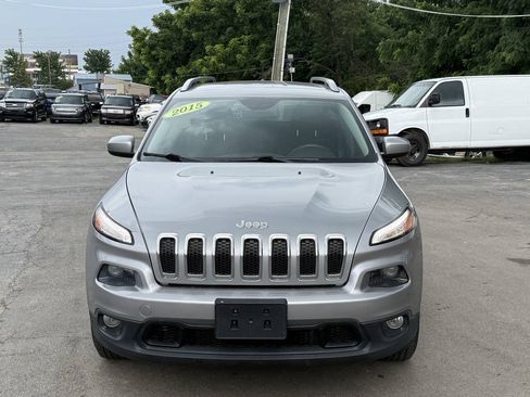 Used 2015 Jeep Cherokee Latitude AWD/4WD image 2