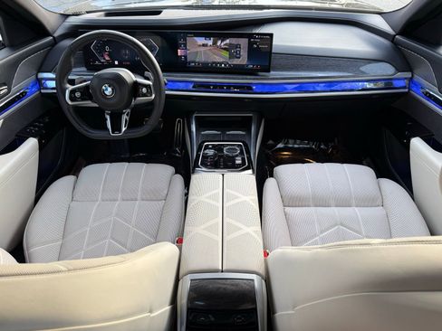 Used 2025 BMW 760i xDrive image 34