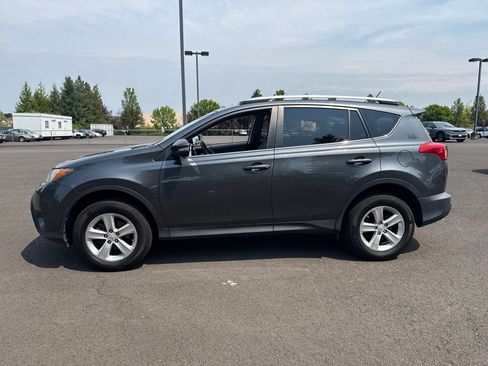Used 2013 Toyota RAV4 XLE FWD image 4