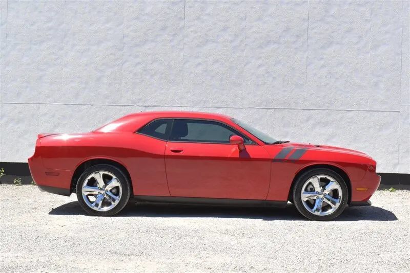Used 2011 Dodge Challenger R/T RWD image 9