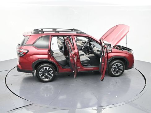 Used 2025 Subaru Forester Premium w/ Convenience Package #2 AWD/4WD image 25
