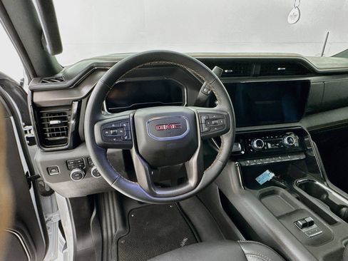 Used 2025 GMC Sierra 2500 AT4 w/ Technology Package AWD/4WD image 12