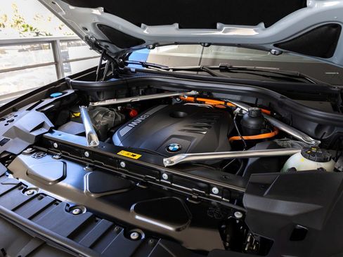 New 2026 BMW X5 xDrive50e image 36