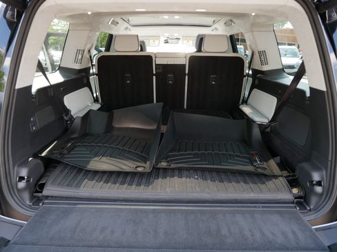 Used 2023 Rivian R1S Adventure AWD/4WD image 18