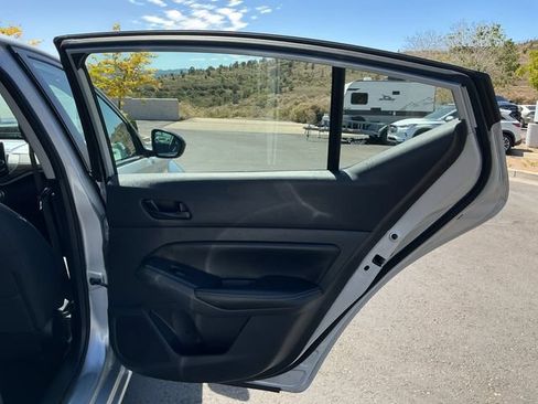 Used 2024 Nissan Altima 2.5 SV FWD image 17