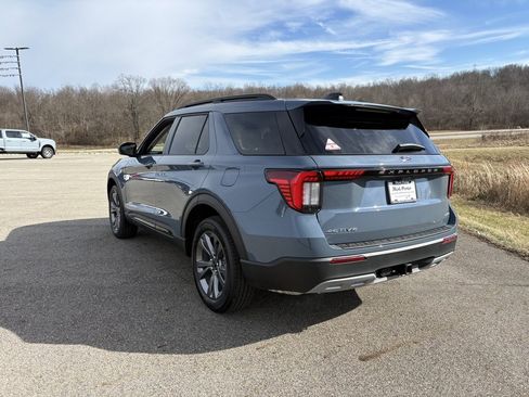 New 2026 Ford Explorer Active w/ Active Comfort Package image 3