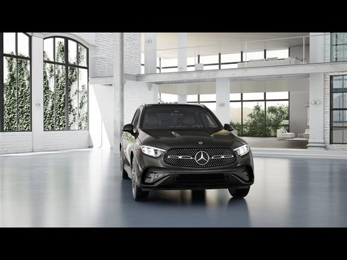 Used 2026 Mercedes-Benz GLC 300 4MATIC image 3