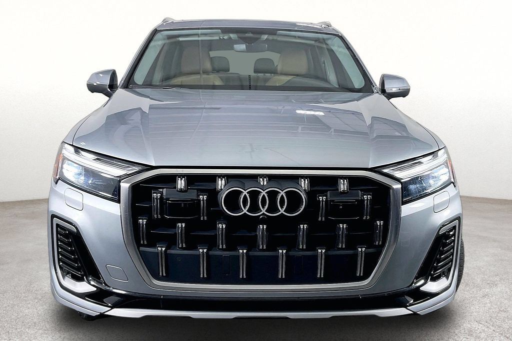 Used 2025 Audi Q7 3.0T Premium Plus AWD/4WD image 4