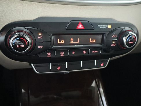 Used 2016 Kia Sorento EX image 21