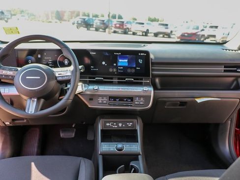 Used 2025 Hyundai Kona SEL image 13