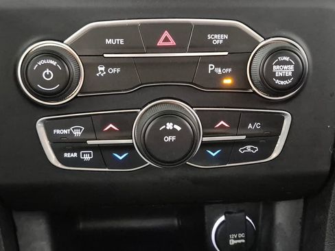 Used 2019 Dodge Charger Police w/ Street Appearance Group image 17