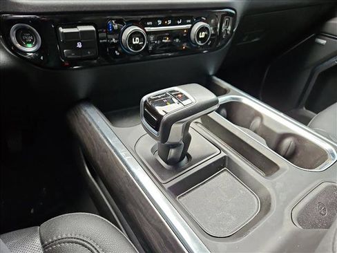 Used 2022 Chevrolet Silverado 1500 LTZ RWD image 12