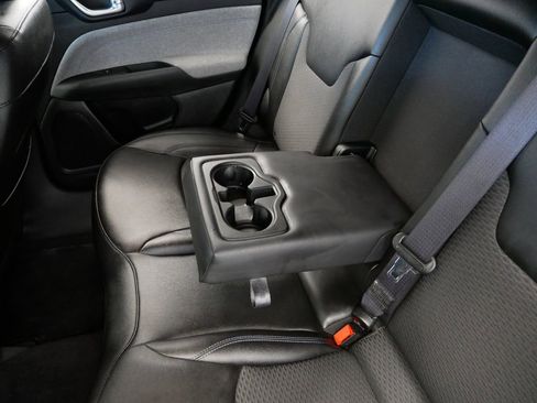 Certified 2025 Jeep Compass Latitude image 11