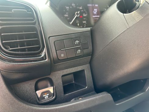 Used 2025 RAM ProMaster 2500 w/ Convenience Group FWD image 19