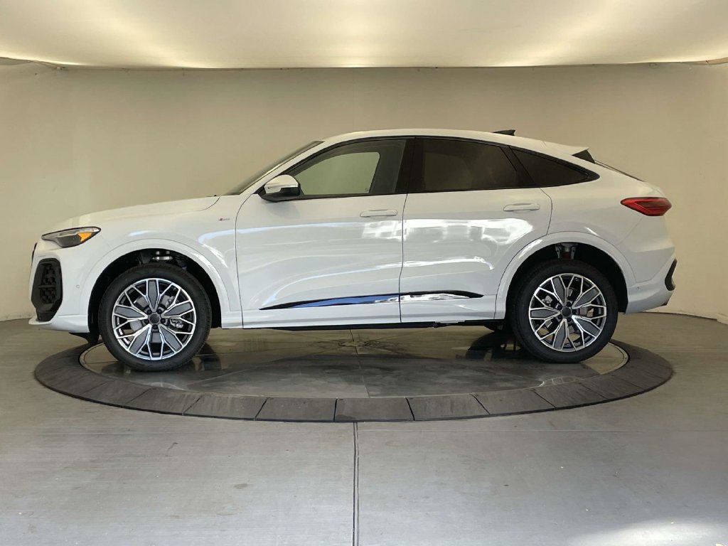 New 2026 Audi Q5 Premium Plus AWD/4WD image 2