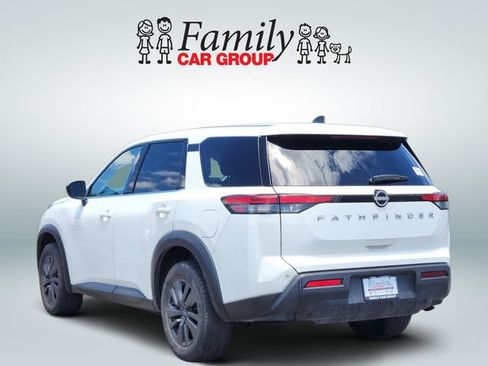 Used 2024 Nissan Pathfinder S FWD image 3