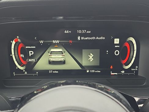 New 2025 Nissan Pathfinder Platinum image 16